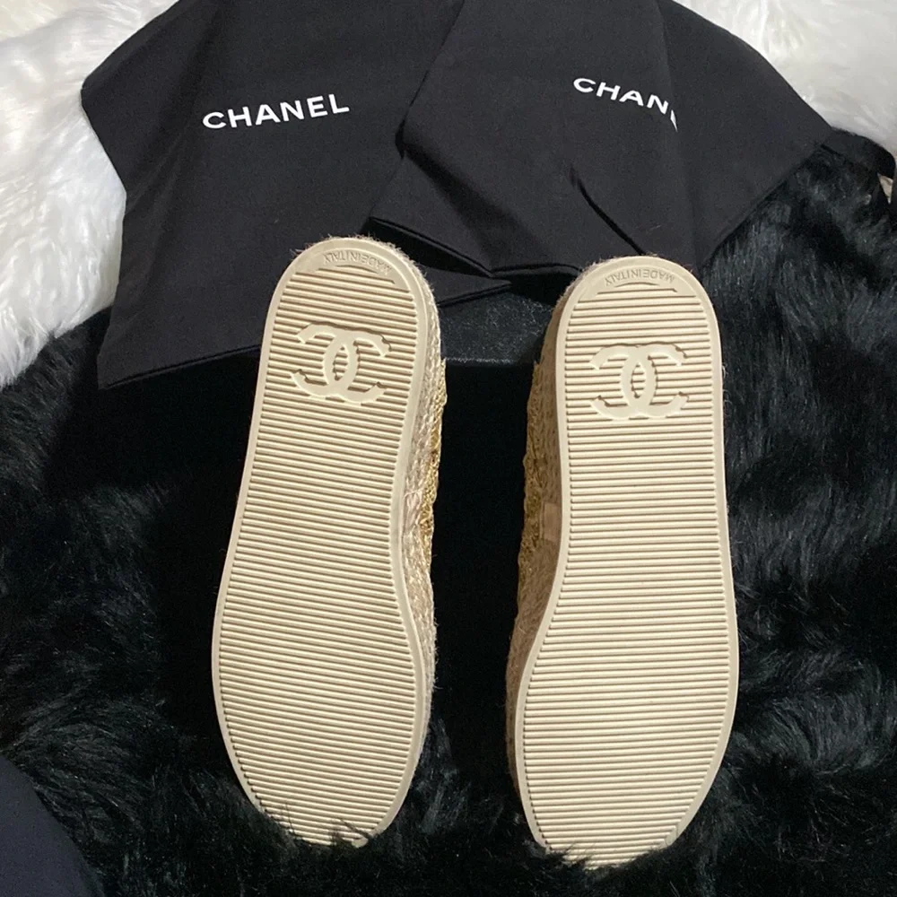 Chanel shoes - Picture 6 of 13